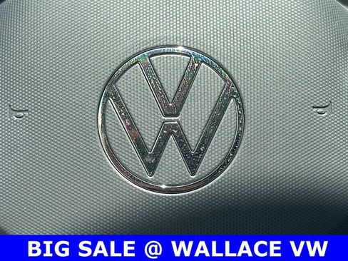Certified 2023 Volkswagen Tiguan SE FWD image 25