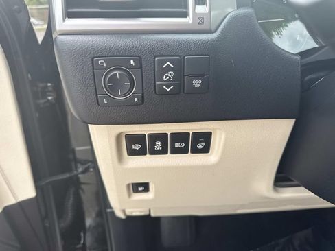 Certified 2023 Lexus GX 460 Premium w/ Premium Package AWD/4WD image 30