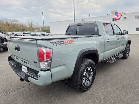 Used 2022 Toyota Tacoma TRD Off-Road w/ TRD Premium Off Road Package image 7
