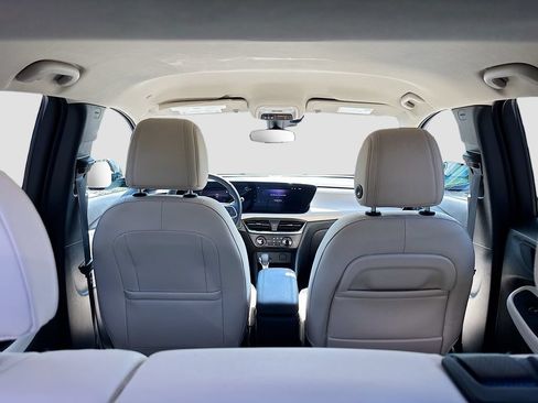 Used 2025 Buick Encore GX Preferred w/ Comfort Package FWD image 25
