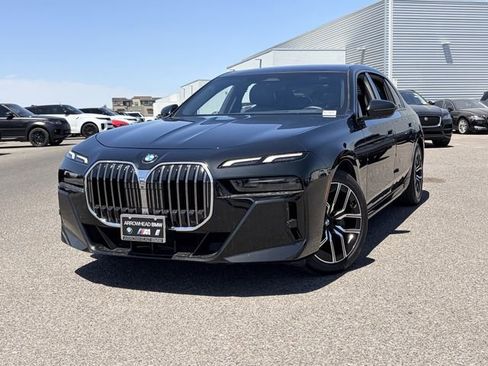 Used 2024 BMW 740i RWD image 3