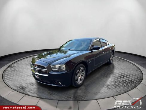 Used 2014 Dodge Charger R/T RWD image 1