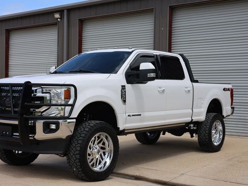 Used 2020 Ford F250 Lariat w/ Lariat Ultimate Package AWD/4WD image 8