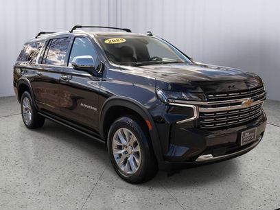 Used 2023 Chevrolet Suburban Premier w/ Premium Package 2