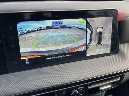 Certified 2025 Nissan Kicks SR image 15