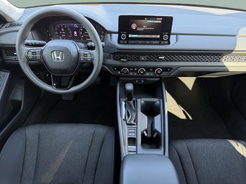 Used 2023 Honda Accord EX image 10