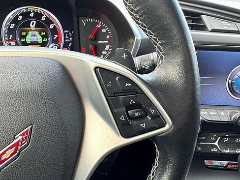 Used 2015 Chevrolet Corvette Z06 w/ 3LZ Preferred Equipment Group image 32