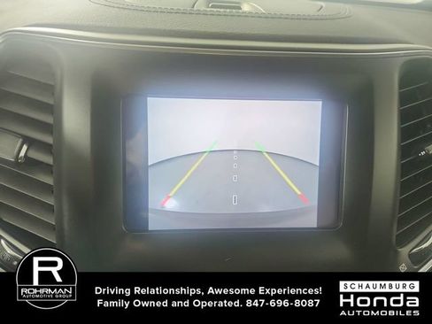 Used 2021 Jeep Cherokee Latitude Lux AWD/4WD image 8