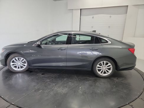 Used 2018 Chevrolet Malibu LT FWD image 4