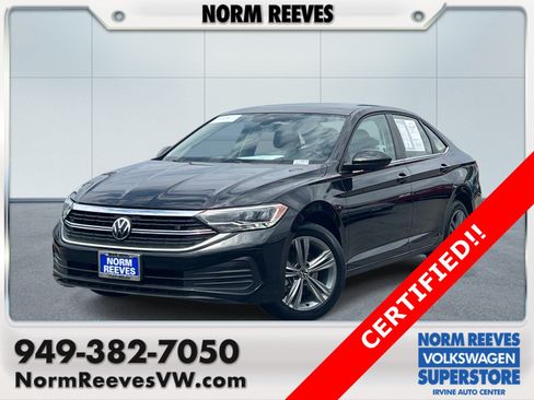 Certified 2024 Volkswagen Jetta SE FWD image 1