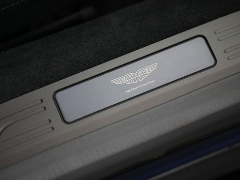 Used 2025 Aston Martin V8 Vantage Coupe image 26