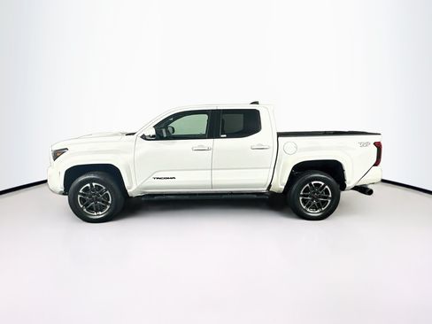 Used 2024 Toyota Tacoma TRD Sport w/ TRD Sport Upgrade Package RWD image 4