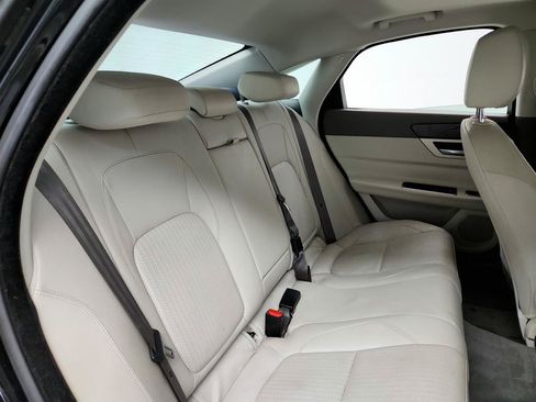 Used 2016 Jaguar XF Prestige RWD image 29