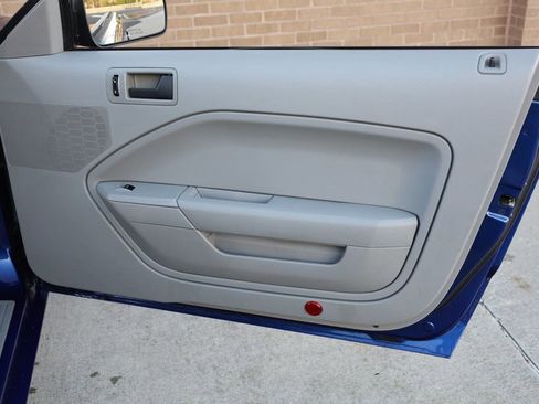 Used 2005 Ford Mustang GT image 15