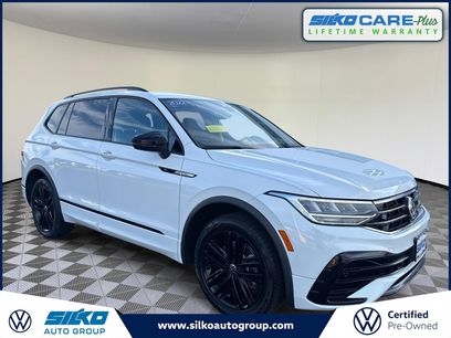 Certified 2022 Volkswagen Tiguan SE R-Line