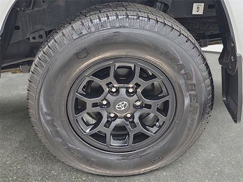 Used 2019 Toyota Tacoma SR5 image 32