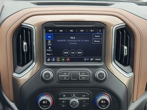 Used 2022 Chevrolet Silverado 1500 High Country w/ Technology Package image 3