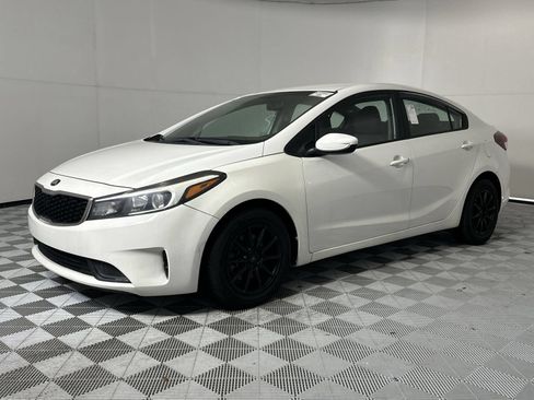 Used 2017 Kia Forte LX FWD image 4