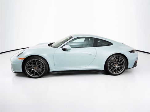 Used 2025 Porsche 911 Carrera image 4
