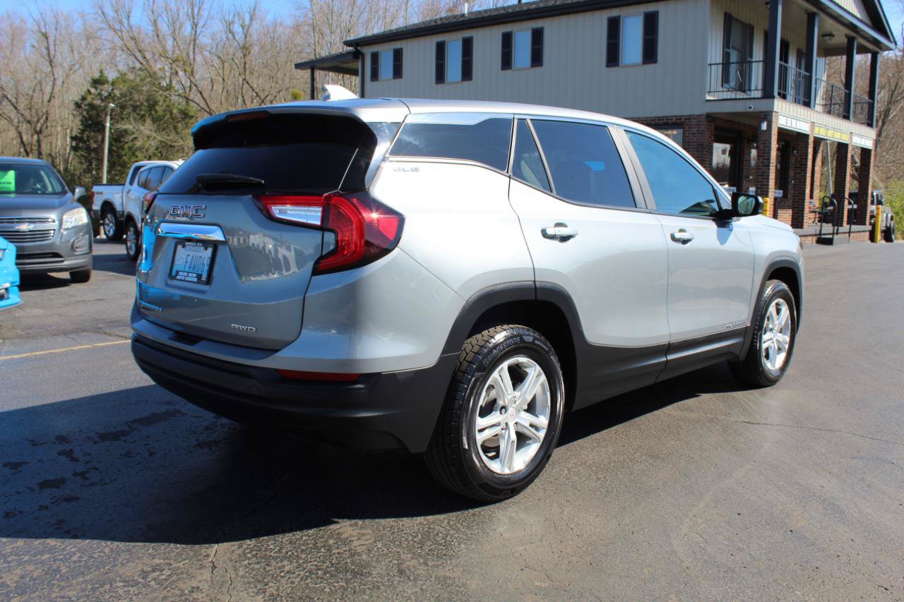 Used 2023 GMC Terrain SLE AWD/4WD image 5