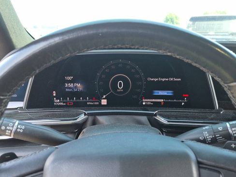 Used 2021 Cadillac Escalade ESV Sport RWD image 16
