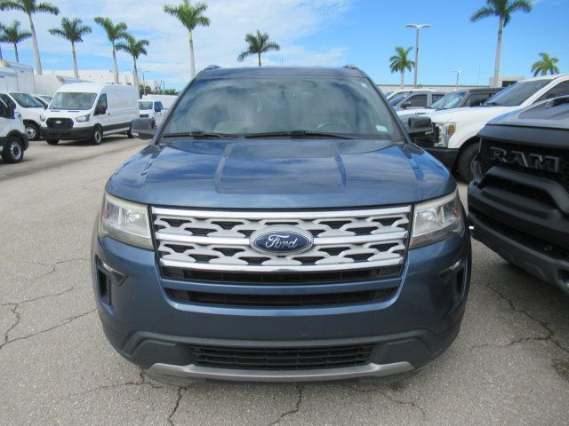 Used 2018 Ford Explorer XLT w/ Equipment Group 201A FWD image 2