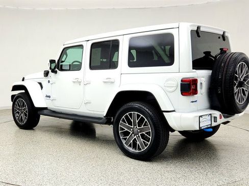 Used 2023 Jeep Wrangler Unlimited Sahara AWD/4WD image 7