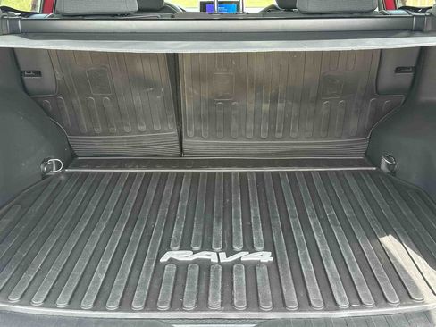Used 2024 Toyota RAV4 XLE w/ Convenience Package FWD image 21