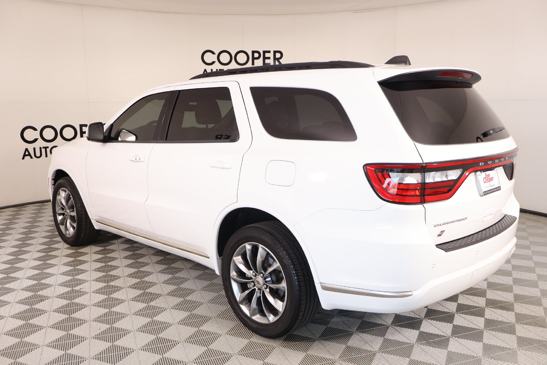 Used 2022 Dodge Durango SXT w/ Anodized Platinum Package AWD/4WD image 22