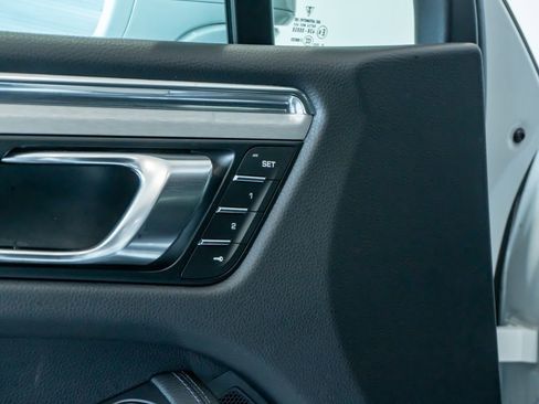 Certified 2026 Porsche Macan AWD/4WD image 14