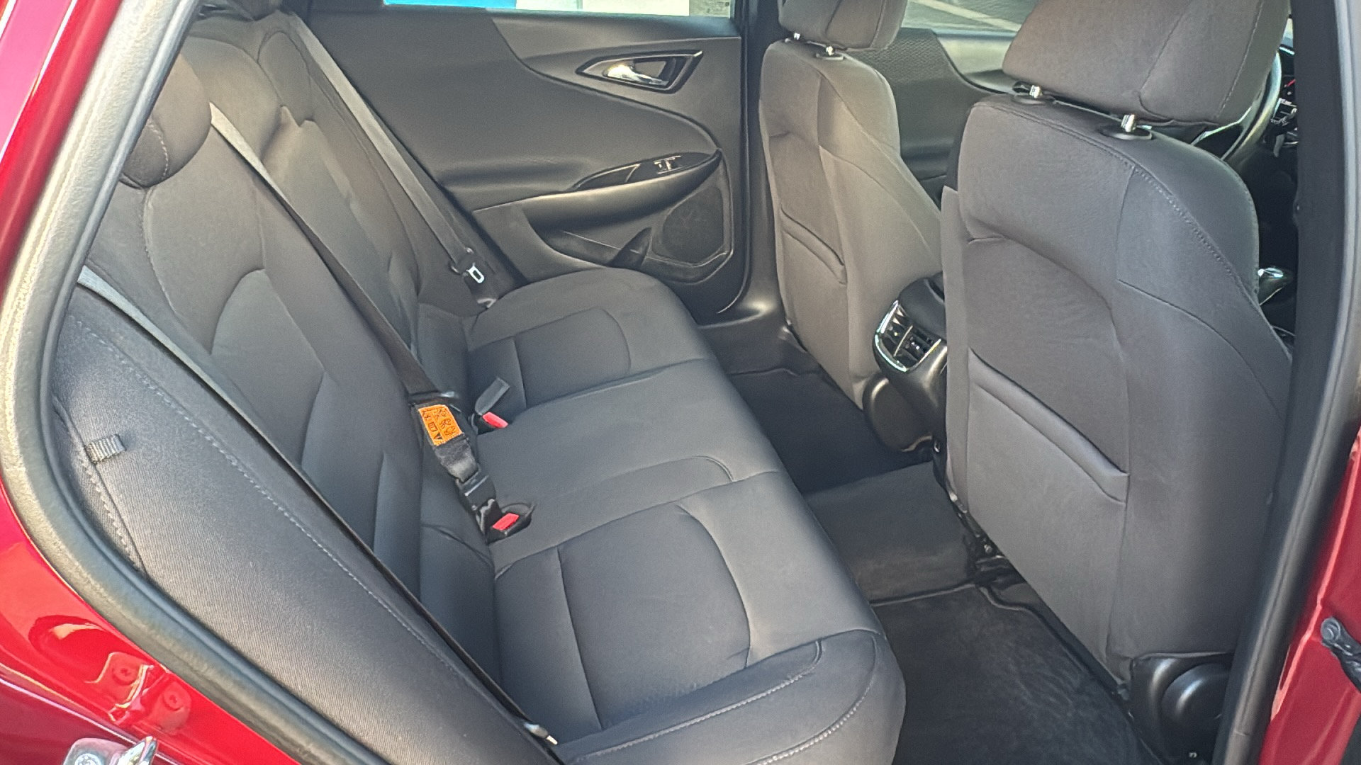 Used 2018 Chevrolet Malibu LT FWD image 13