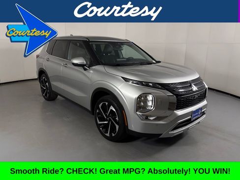 Used 2024 Mitsubishi Outlander SE AWD/4WD image 1