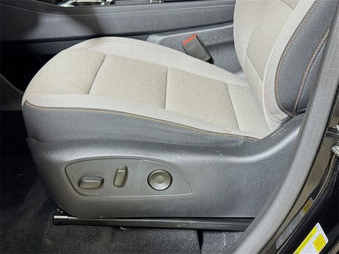 Certified 2025 Chevrolet Traverse LT image 17