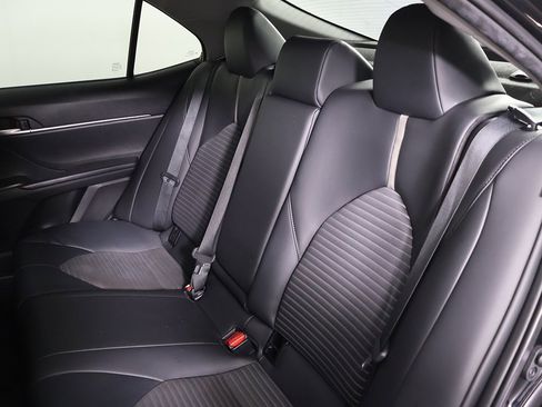 Used 2024 Toyota Camry SE image 27