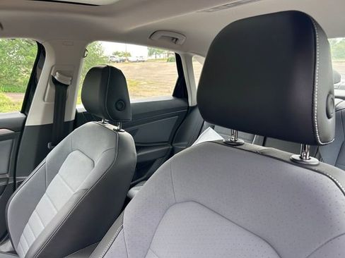 New 2026 Volkswagen Jetta SE FWD image 10