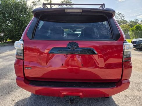 Used 2021 Toyota 4Runner Venture w/ Moonroof Package AWD/4WD image 6