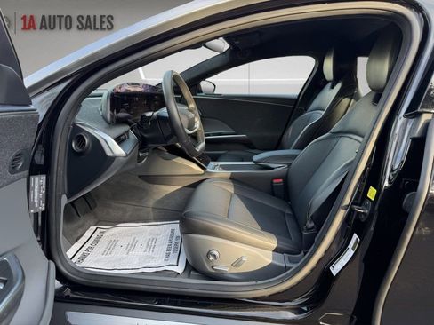 Used 2023 Lucid Air Pure image 9