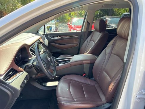 Used 2019 Buick Enclave Avenir w/ Avenir Technology Package FWD image 6