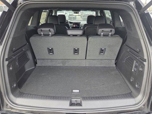 Used 2025 GMC Acadia Denali w/ Super Cruise Package image 14