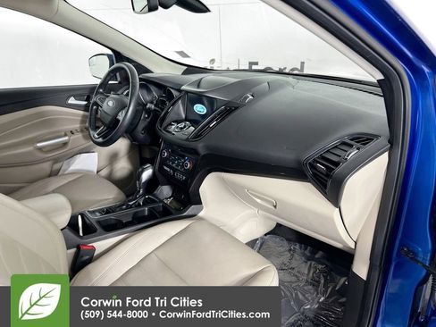 Used 2019 Ford Escape Titanium AWD/4WD image 29