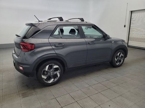 Used 2023 Hyundai Venue SEL FWD image 10