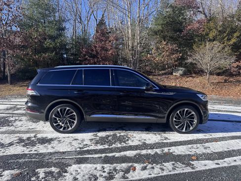 Used 2020 Lincoln Aviator Reserve w/ Equipment Group 202A image 7