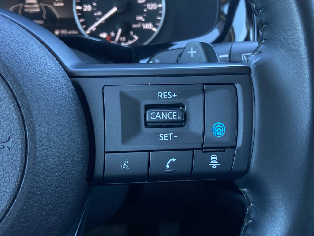 Used 2025 Nissan Pathfinder SV AWD/4WD image 24