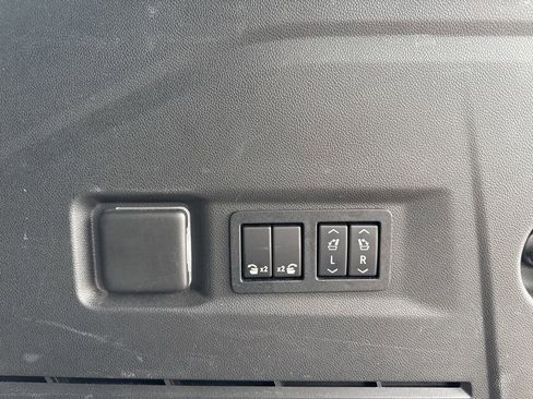 Used 2021 GMC Yukon Denali w/ Denali Premium Package AWD/4WD image 29