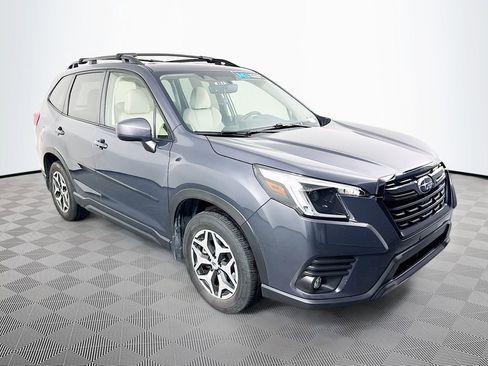 Used 2024 Subaru Forester Premium image 3