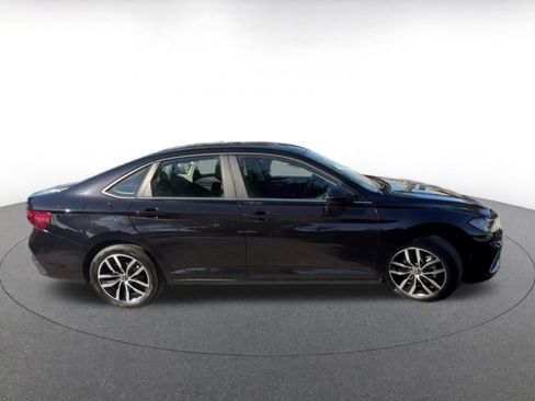 Used 2025 Volkswagen Jetta SE image 16