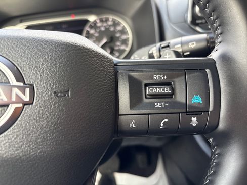 Used 2025 Nissan Rogue SV image 14