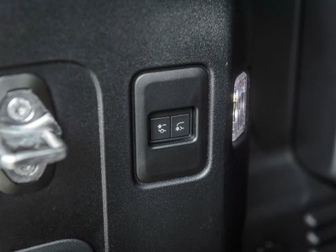 Used 2020 Land Rover Defender 110 X image 13