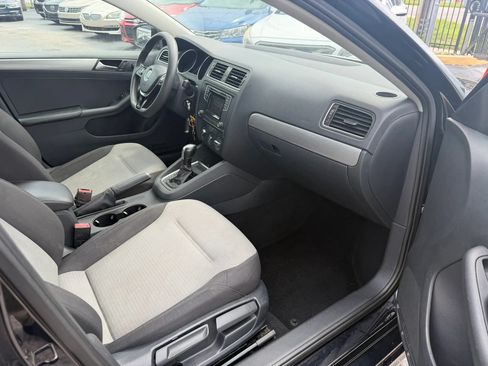 Used 2017 Volkswagen Jetta S FWD image 10