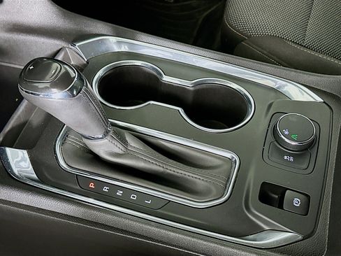 Used 2018 Chevrolet Traverse LT image 24